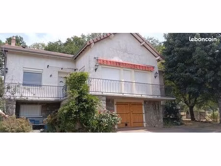 propriété 5 pièces 140 m²