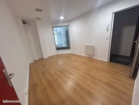 local bureau -16 m2 - loyer 400