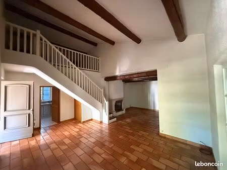 à quelques minutes de l'isle-sur-la-sorgue – maison de plain-pied de 120 m²  5 pièces  ave