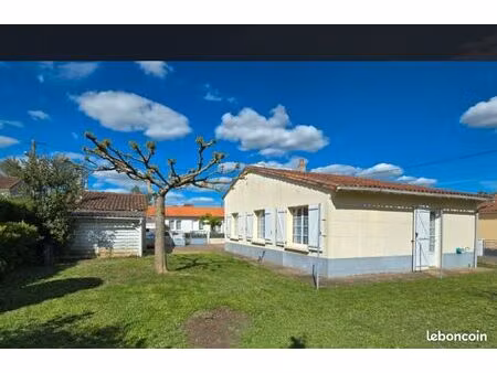 charmante maison de 70 m² avec garage  cave et terrain