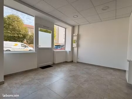 local commercial 50m2 à jasseron