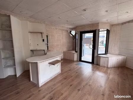 local commercial 62 m² – centre-ville d'oyonnax – disponible immédiatement