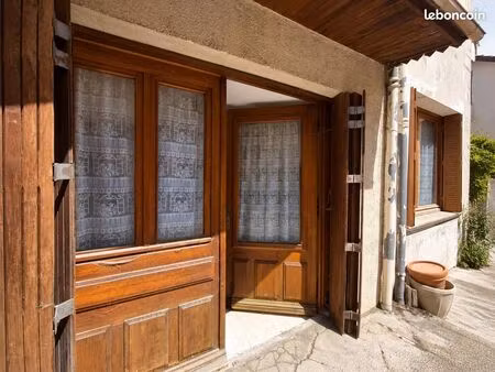 maison de village 3 pièces 63 m²