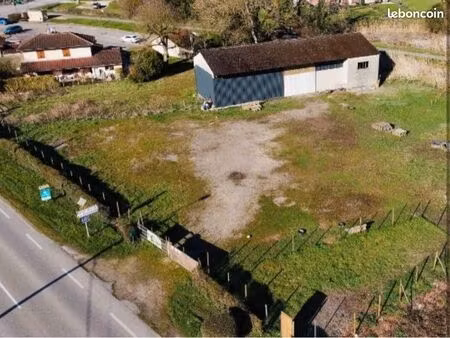 hangar + terrain constructible