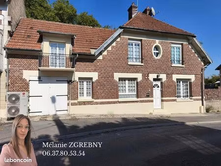 maison 5 pièces 151 m²