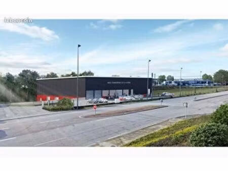 local 2 500 m²