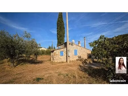 terrain 1 300 m² salernes
