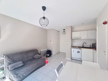location appartement 2 pièces 34 m² à caen (14000)  650 €