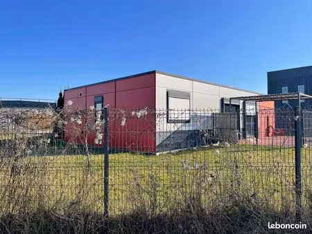 local professionnel / commercial de 110 m² – zone d’activités de mareuil-sur-lay – axe la 