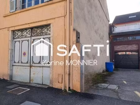 appartement à rénover avec une grande dépendances