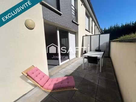 t3 lumineux avec de beaux volumes  terrasse et double stationnement.
