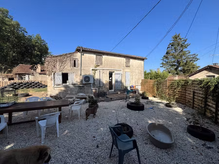 maison sur 2 niveaux avec jardin  dépendance de 80 m2 et bea