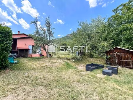 maison familiale avec terrain constructible  calme absolu