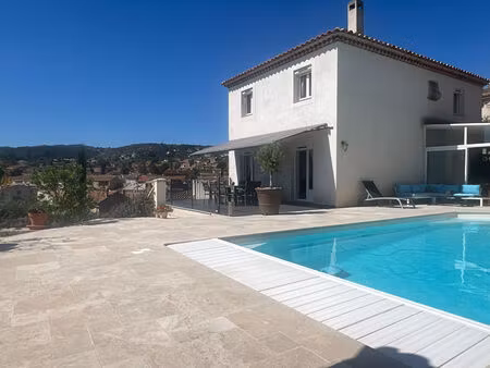 maison d'architecte de 170 m² r+1 avec piscine terrasse  sous-sol et garage sur 865 m² de 