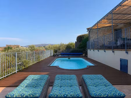luxueuse villa   5 chambres avec piscine et garage  climatisation et vue panoramique excep