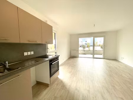 a louer - appartement 2 chambres - 61m² - bourg de belz