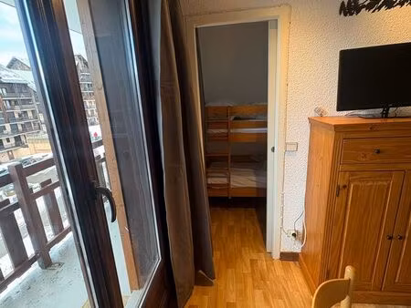 studio dans immeuble en front de neige