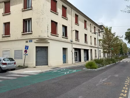 local commercial en rdc de 157m2