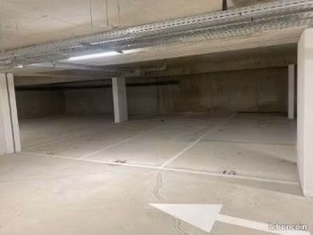 doubles parkings à louer