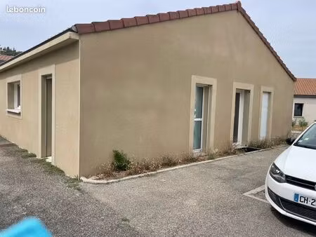 à louer local professionnel 14 m2 charmes sur rhône