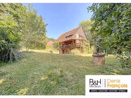 maison d'architecte de 185 m² profitant de 31 88 ares de terrai