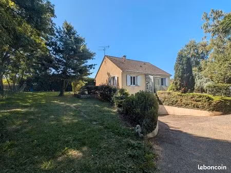 maison individuelle avec 3 000 m² de terrain – un véritable havre de paix à michery