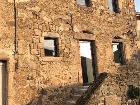 location maison de village