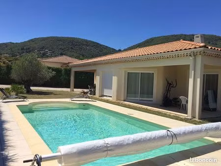 belle maison récente de plain-pied  saint georges les bains  en briques monomurs  124m2  p