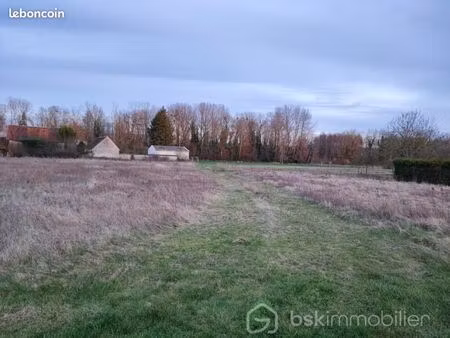 terrain 2 551 m² trancault
