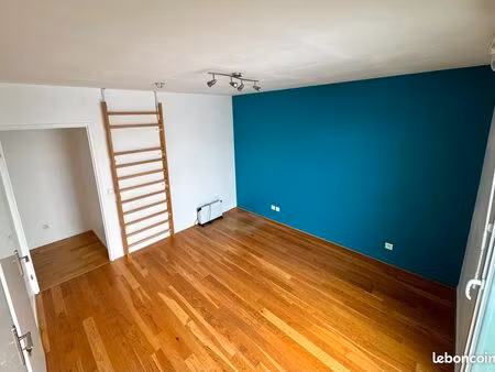 salle consultation 23m2 dans cabinet paramédical