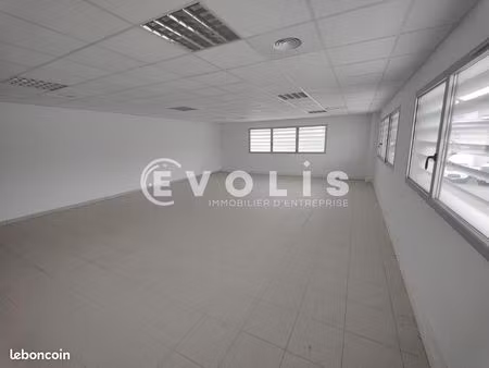 bureaux 94 m²