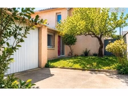 maison avec garage et jardin