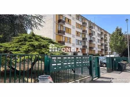 à vendre – appartement 3 pièces au bourget avec balcon et cave