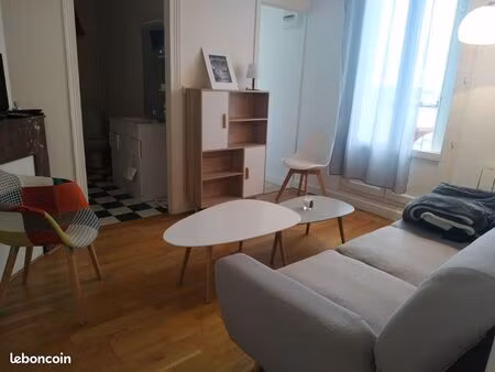 t2 rénové avec balcon – rue calme proche métro 7