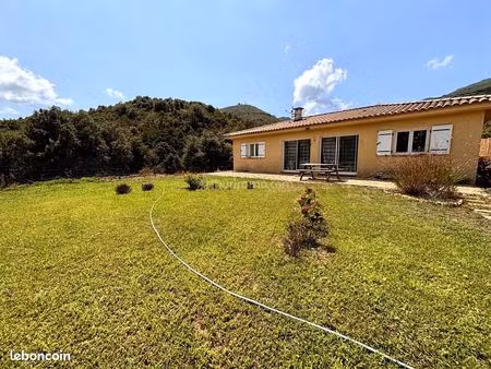 villa 4 pièces 100 m²