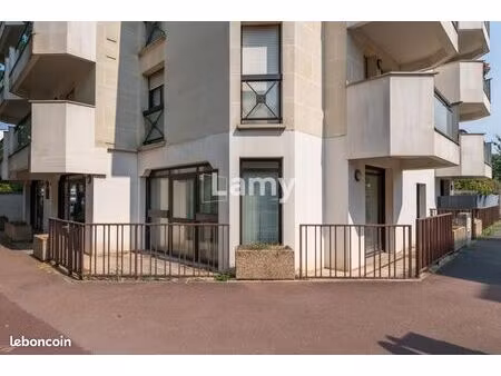 local 92 m²