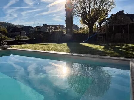 maison 240 m² avec piscine au centre d'espalion
