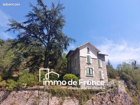 maison 9 pièces 180 m²