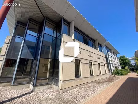 bureau 120 m²