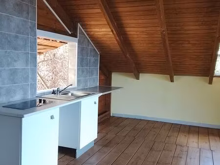 2 pièces / haut de villa / vue sur mer