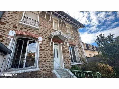 maison 8 pièces 139 m²