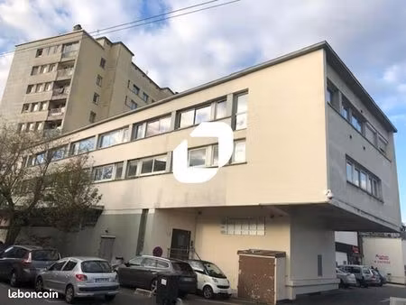 bureaux 2 100 m²