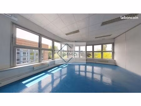 bureaux 192 m²