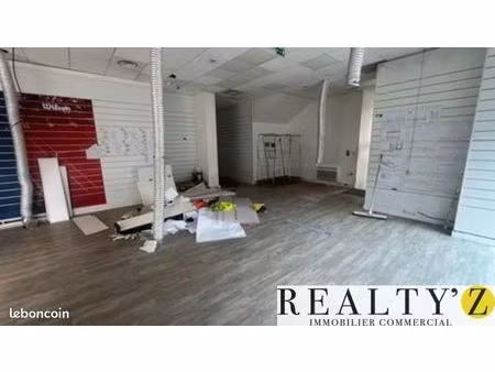 local commercial 144 m²
