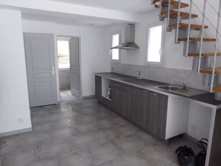 location appartement 2 pièces 46 m² à signes (83870)