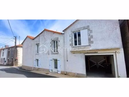 maison de 93 m² à l'absie