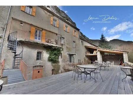 serres - charmante maison de ville de 122 m² avec jardin  garages et dépendances