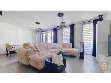 bel appartement rez-de-chaussée 2 chambres avec terrasse  ca
