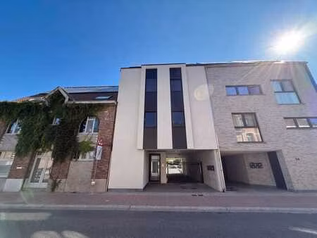 nouvelle construction avec 2 chambres et 2 emplacements