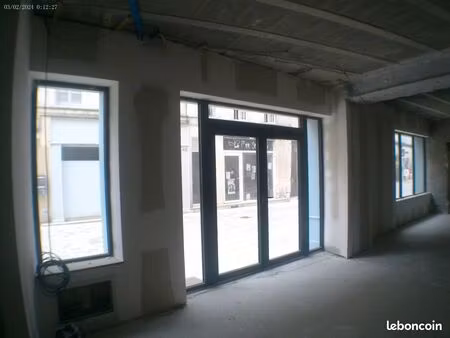 local commercial 77 m²